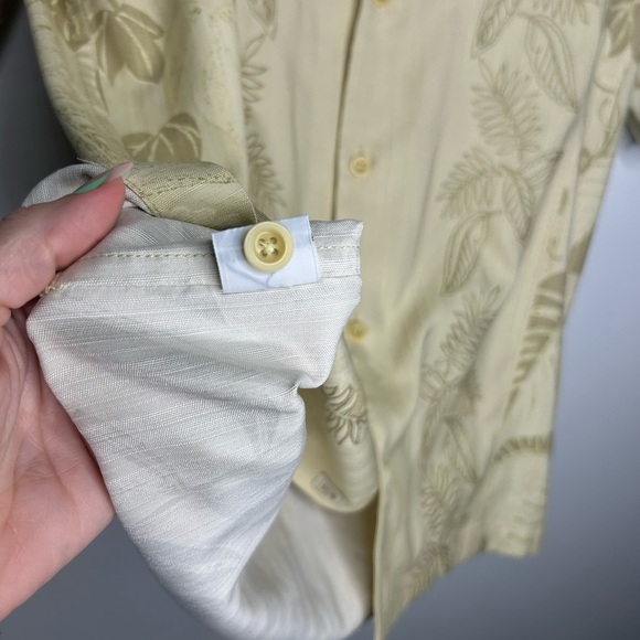 Tommy Bahama Shirt Men's Yellow 100% Silk Floral Button Up Short Sleeve - Picture 4 of 5